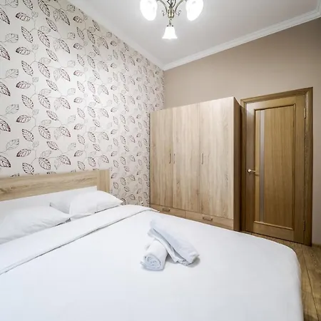 On Stavropihiiska Street 1 Apartman Lviv